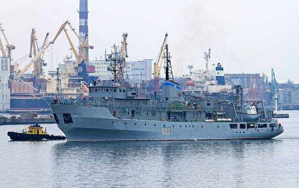 У Чорному морі врятували корабель ВМФ України, який зазнав аварії