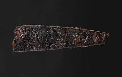 В Дании археологи нашли нож, на котором нанесены древнейшие руны