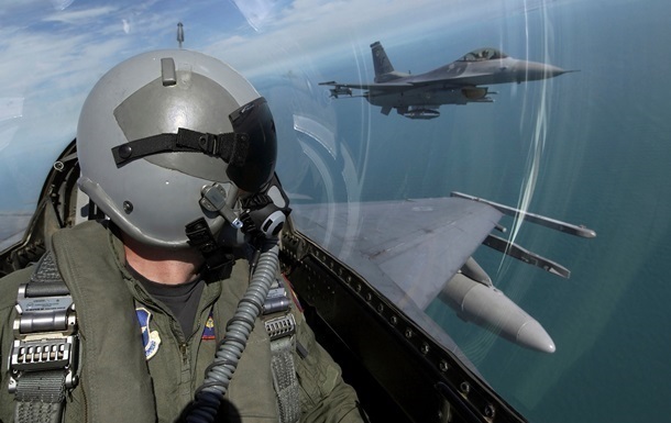 Воздушные силы ожидают F-16 "после Пасхи"