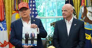 Трамп похвалился фото с путиным