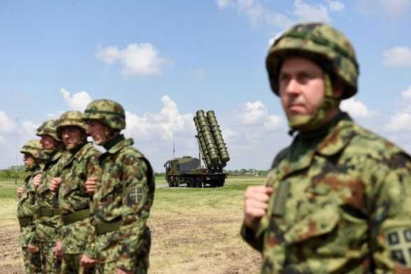 Сербія вперше показала куплені у Китаю системи ППО— Reuters