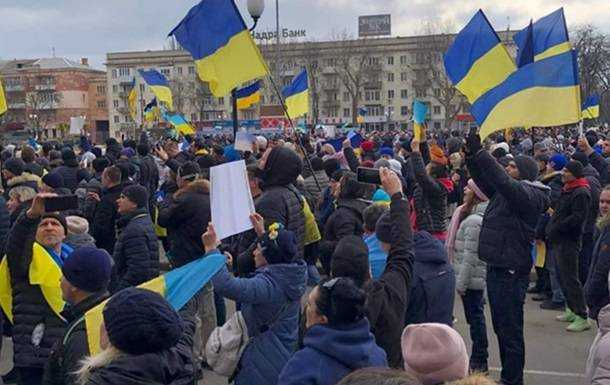 Росіяни обстріляли мітинг у Новій Каховці – ЗМІ