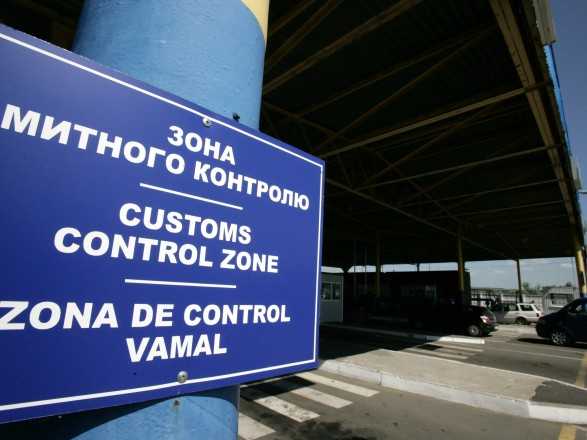 На Львівській митниці розповіли, як здійснюється пропуск через кордон
