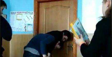 В Одессе школьники избили одноклассника и сняли это на видео