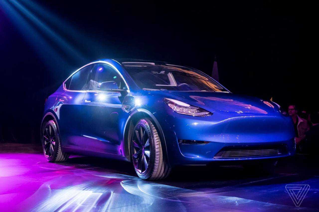Tesla представила новый автомобиль Model Y