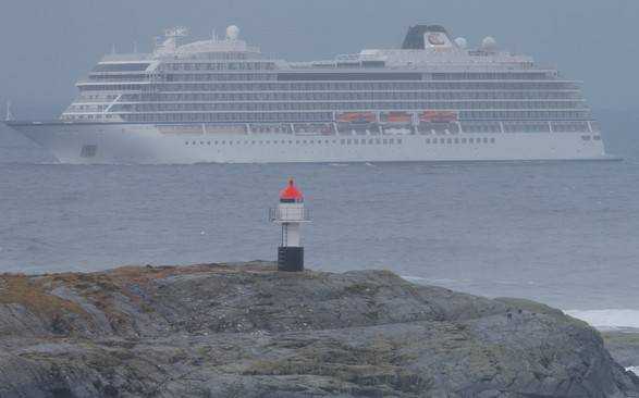 Круизный лайнер Viking Sky добрался до суши