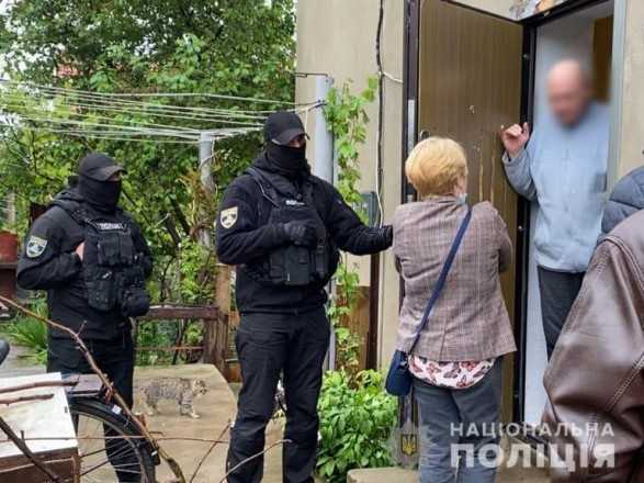 Секс-насильство над малими дітьми на "приватних уроках": парі з Одещини загрожує довічне
