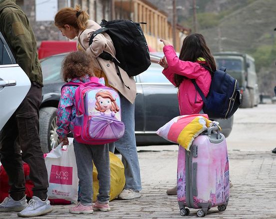 Из Нагорного Карабаха в Армению въехали более 28 тысяч человек