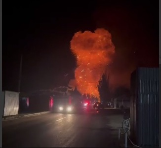 "Бавовна" возле оккупированного Мариуполя. Горит склад БК - СМИ