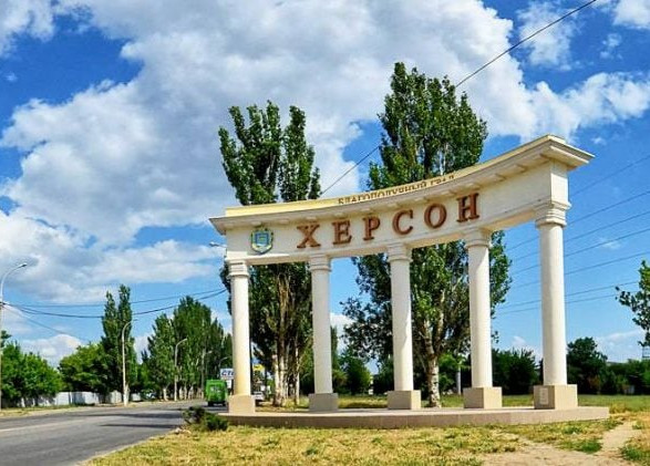 Армия рф обстреляла село под Херсоном: среди раненых полицейский