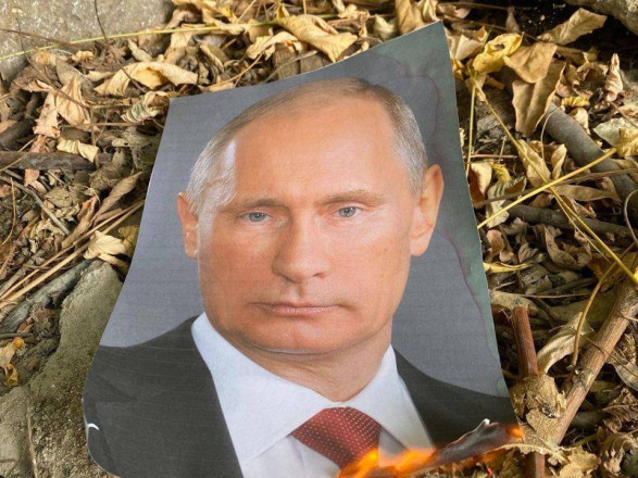 Украинцы на оккупированных территориях "с огоньком" отмечают день рождения диктатора путина