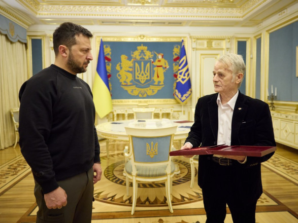 Мустафа Джемилев получил звание Героя Украины