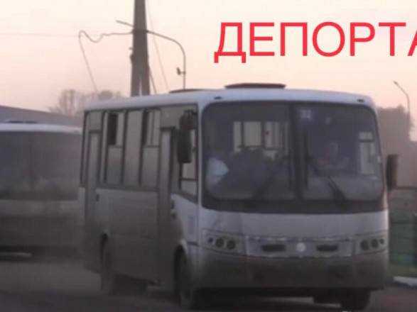 Окупанти обманом та силою примушують мешканців Ізюма до депортації до росії