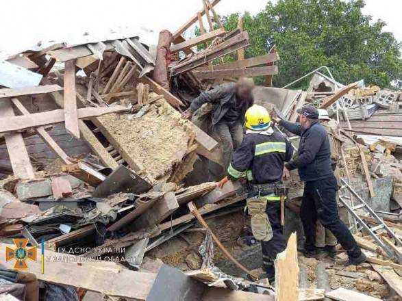 На Запоріжжі через витік газу стався хлопок: двоповерховий будинок зруйновано, травмовано двох осіб