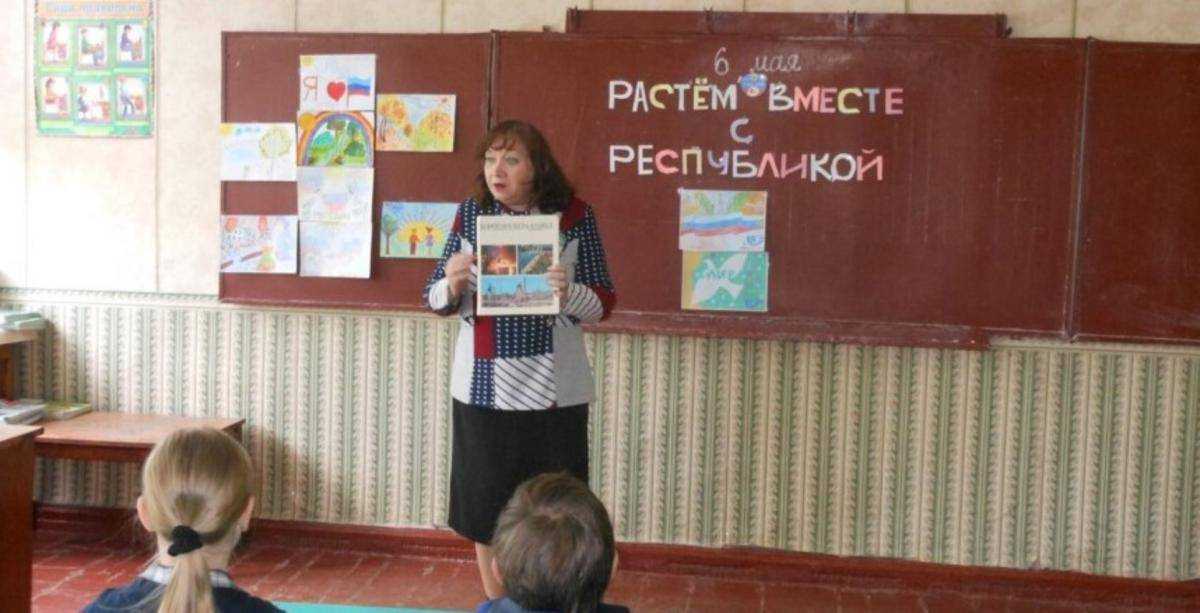 Дистанційка в "ЛНР": учні змушені передавати "домашку" через чорний вхід школи, бо вчителі не обізнані з комп’ютером – ЗМІ