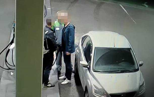 Побив і викликав "швидку": смерть на АЗС у Києві