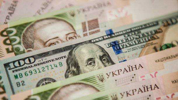 Официальный курс гривны установлен на уровне 24,53 грн/доллар