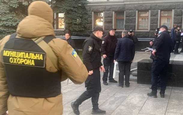 Чоловік намагався себе підпалити в приміщенні ОП