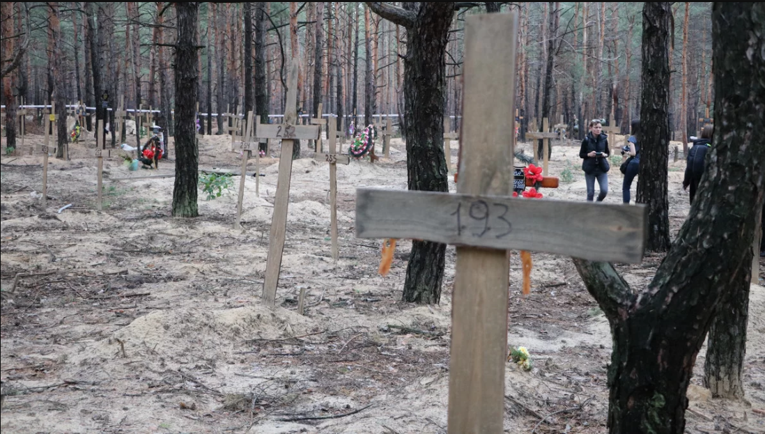 Рятувальники розповіли, як діставали тіла вбитих росіянами в Ізюмі