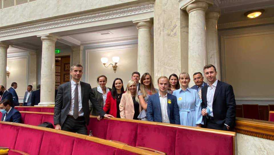 Ще один нардеп перейшов з фракції "Голосу" до групи "Справедливість" – тепер вона в більшості
