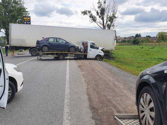 Масштабна ДТП біля Львова: 11-річна дівчинка померла від травм, четверо дорослих - у лікарні