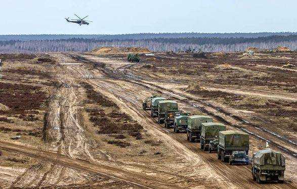 У Білорусі заявили, що продовжать навчання із Росією. Причиною назвали загострення на Донбасі