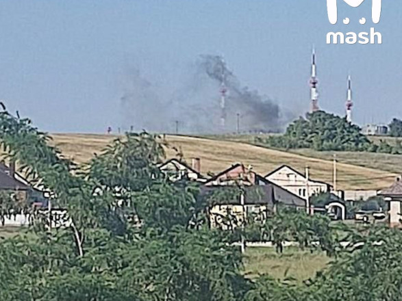 В рф заявили, что девять дронов попытались атаковать крупное нефтехранилище и энергоподстанцию