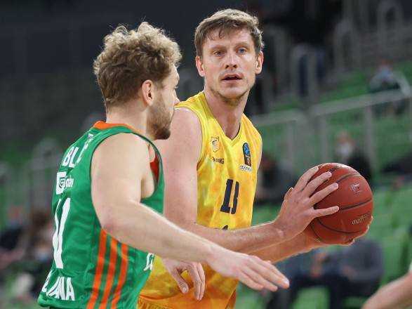 Клуби баскетболістів збірної України перемогли у матчах чемпіонату Іспанії і Туреччини