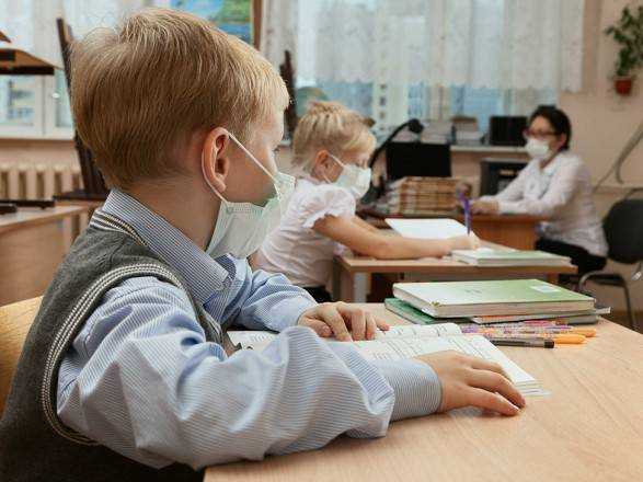 Локдаун: МОН рекомендует школам сделать каникулы в январе