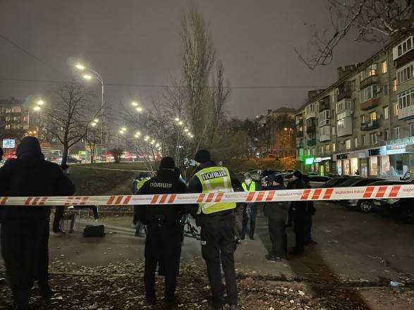 У центрі Києва у сміттєвому баку знайшли людські ноги. Поліція встановлює особу загиблого