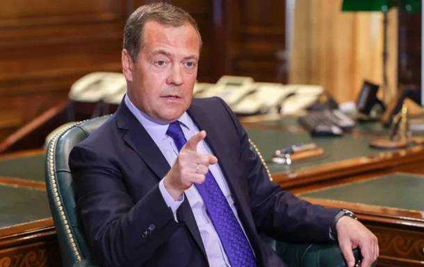 Медведєв назвав мету ракетних атак окупантів