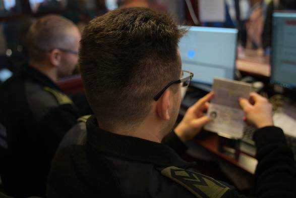 Масовані ракетні удари по території України: скільки українців виїхали до Польщі за останню добу