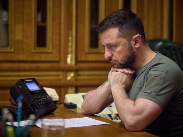 Президент звільнив послів України у Швейцарії та Нідерландах