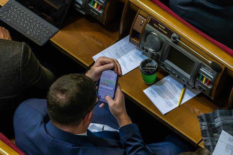 Как "слуга народа" пилил бюджет здравоохранения: детали скандальной переписки