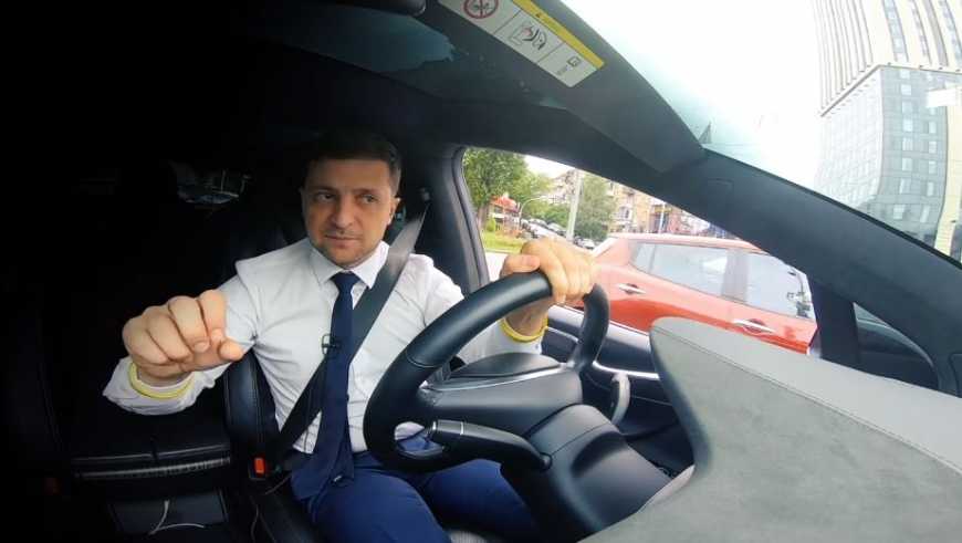 "У нас демократия, но это пока": Зеленский отличился странным заявлением