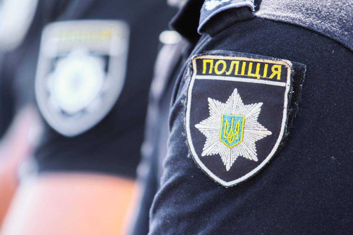 Одесит побив поліцейського через те, що той не відправив його сестру-наркоманку до ізолятора