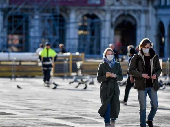 Игнорирование COVID-19 для агитации равно убийству своего избирателя - врач