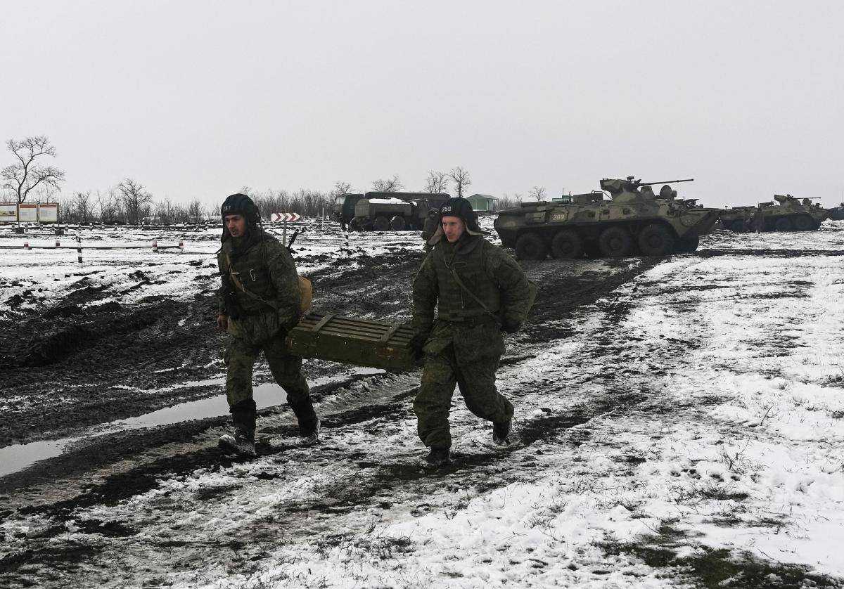 Росія поповнює запаси крові і перекидає війська ближче до кордонів України – Пентагон