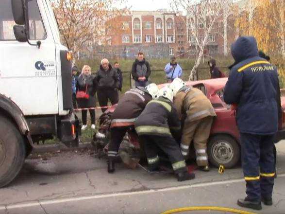В Полтаве столкнулись грузовик и легковушка: есть погибшие