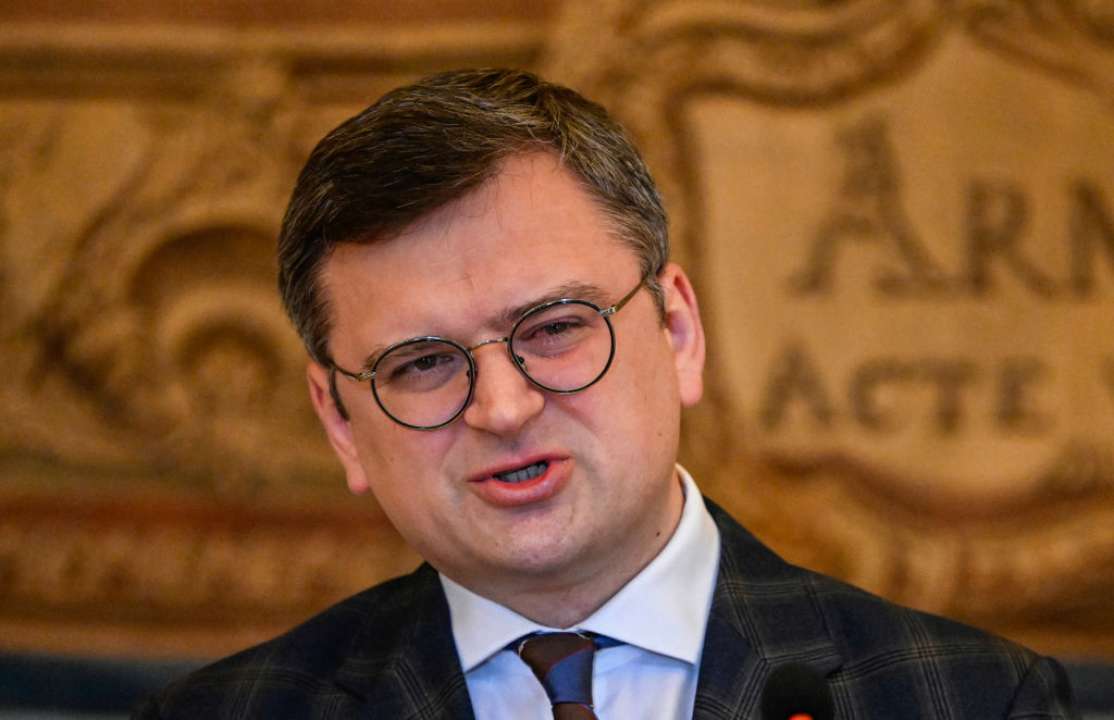 Украина никогда не просила НАТО о переброске войск на ее территорию, - Кулеба