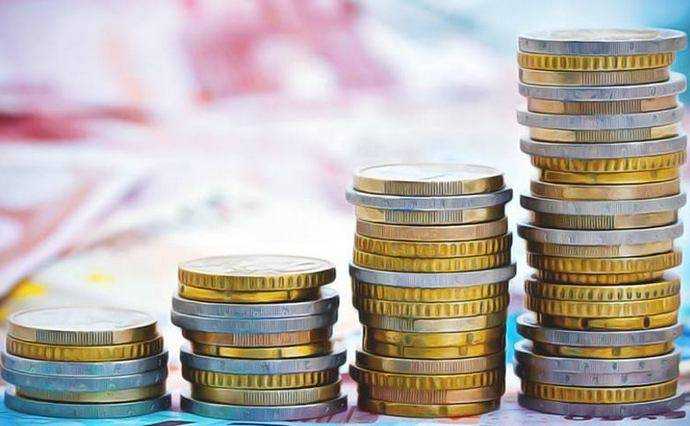 Українцям будуть автоматично нараховувати несплачені податки: кому та за що доведеться платити