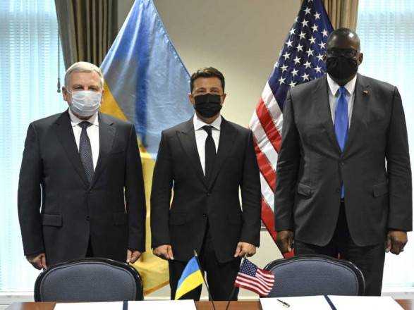 Зеленський зустрівся з главою Пентагону: про що говорили