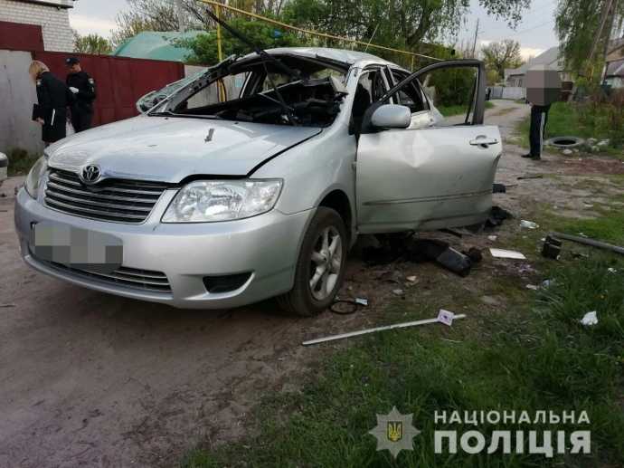 У Харкові невідомий кинув гранату в авто: водій у важкому стані