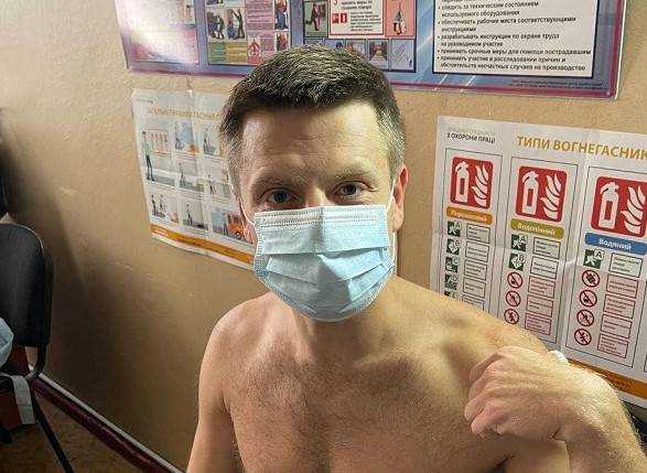 Не гівно: нардеп від “ЄС” Гончаренко розповів, як почуває себе після вакцинації Covishield