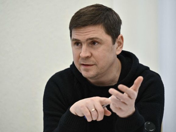 Атака БпЛА по аэродрому в пскове - Подоляк рассказал выводы