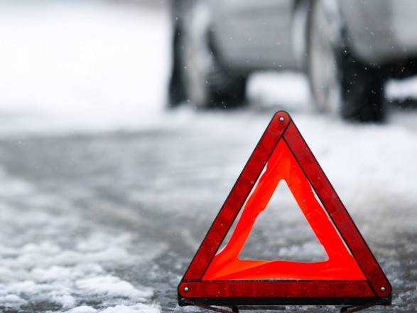 Снег на дорогах: в Киеве с начала суток произошло более 160 ДТП