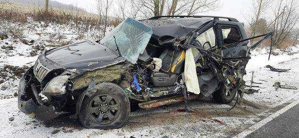 Під Харковом сталась потрійна ДТП: одне авто розтрощено вщент