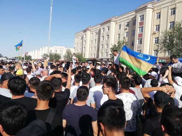Узбекистан: 18 людей загинули, сотні поранено внаслідок заворушень у Каракалпакстані