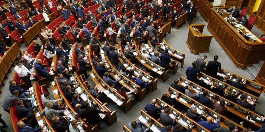 Позбавлення волі за брехню у деклараціях та "євробляхи": чим Рада займеться на позачерговому засіданні 15 квітня