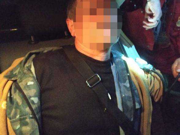 В Ровенской области пьяный мужчина "заминировал" два молоковоза